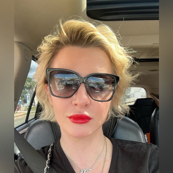 Meet your Posher, Erin - Picture 12 of 15